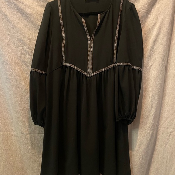 Chic Black Long Sleeve Dress - Picture 2 of 4